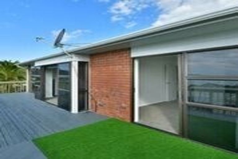 Photo of property in 1038 Whangaparaoa Road, Tindalls Beach, Whangaparaoa, 0930