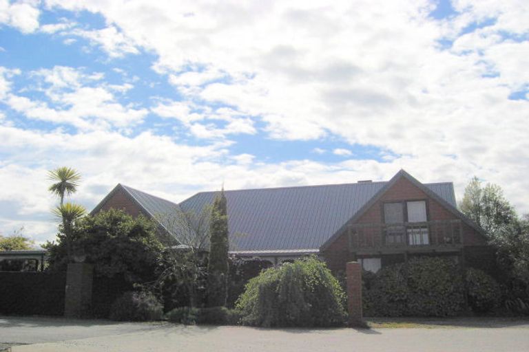 Photo of property in 2 Main North Road, Woodend, 7610