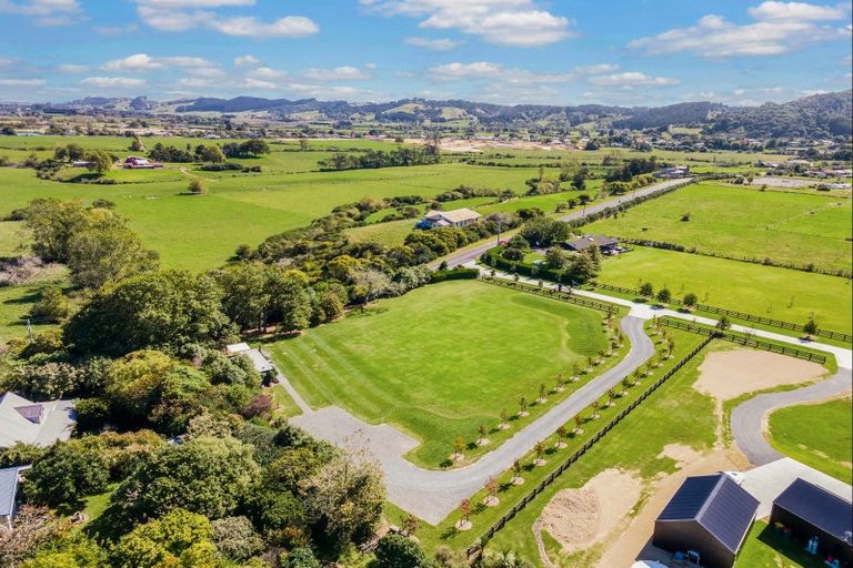 Photo of property in 1 Rossbern Lane, Clevedon, 2585