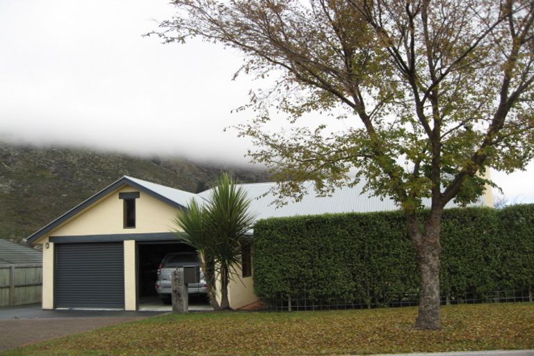 Photo of property in 46 Elm Tree Avenue, Frankton, Queenstown, 9300