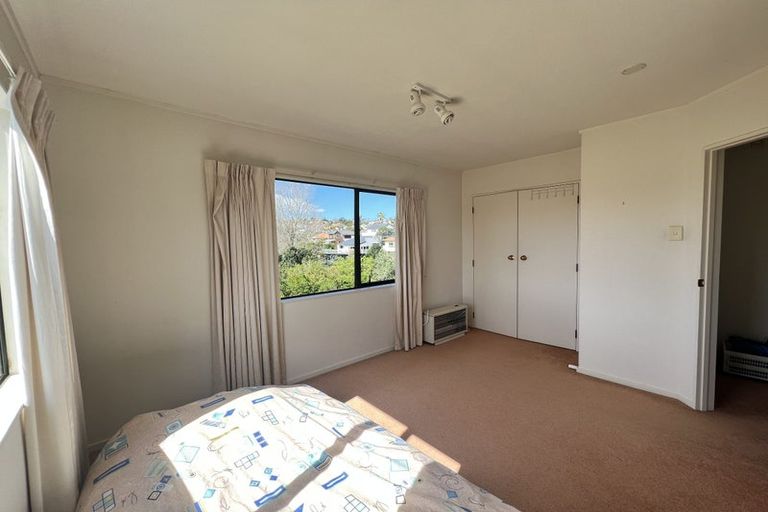 Photo of property in 2/5 Pelican Lane, Unsworth Heights, Auckland, 0632