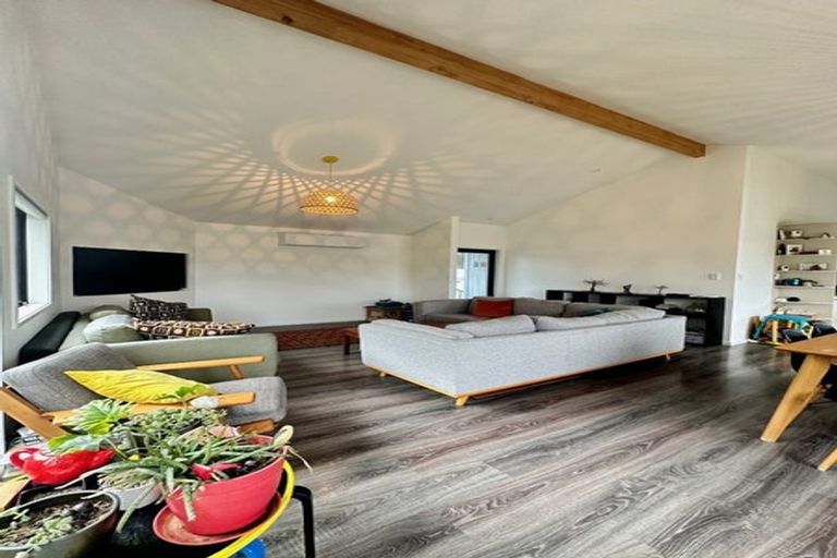 Photo of property in 2/383 Bucklands Road, Bucklands Beach, Auckland, 2012