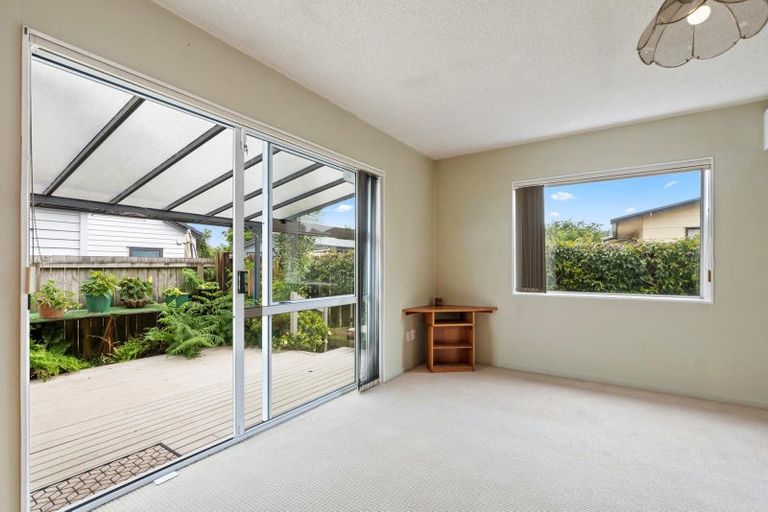 Photo of property in 2/21 Rollerson Street, Papakura, 2110