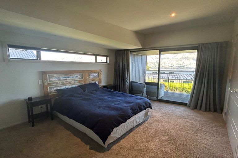 Photo of property in 1 Valley Crescent, Wanaka, 9305