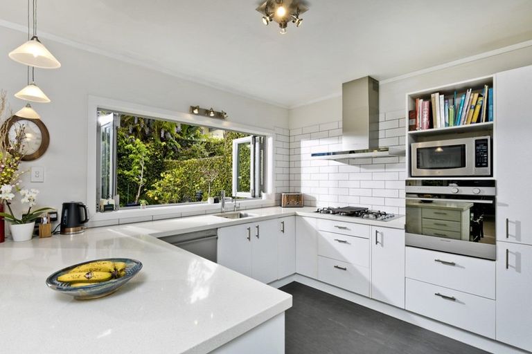 Photo of property in 4/44 Stanley Point Road, Stanley Point, Auckland, 0624