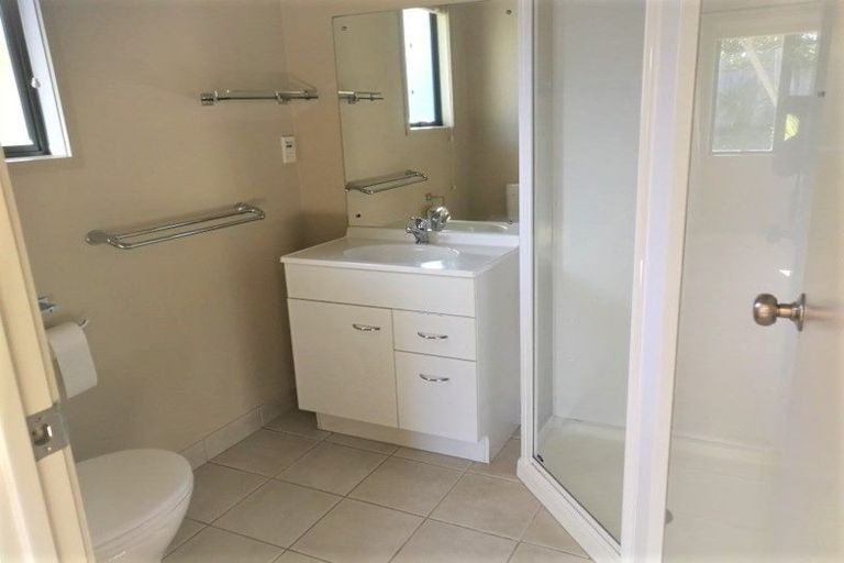 Photo of property in 2/163 Forrest Hill Road, Forrest Hill, Auckland, 0620