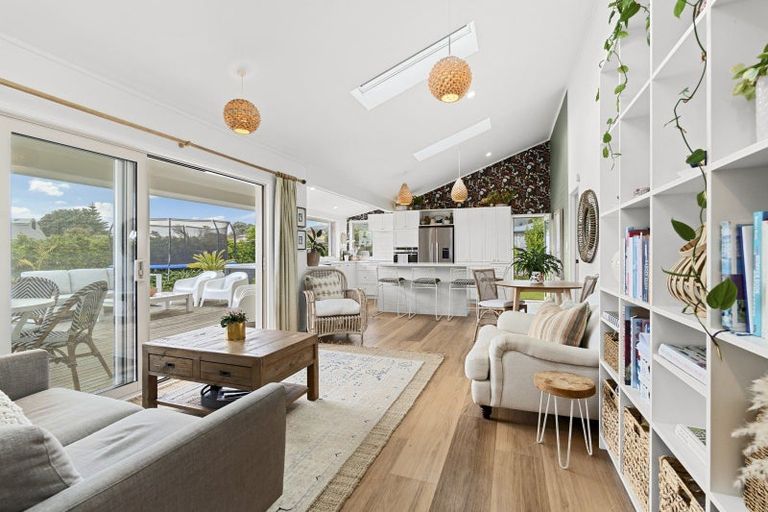 Photo of property in 18a Russell Drive, Oakura, 4314