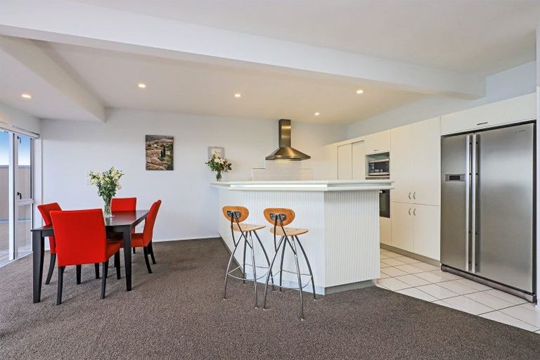 Photo of property in 132 Priestley Terrace, Bluff Hill, Napier, 4110