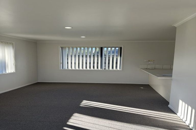 Photo of property in 2 Reef Place, Mangere, Auckland, 2022