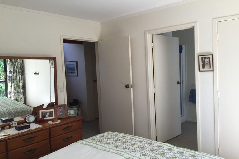 Photo of property in 1/3 Fayette Place, Te Atatu South, Auckland, 0610