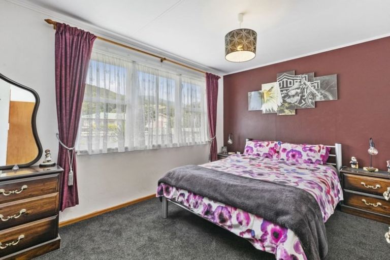 Photo of property in 51 Parenga Street, Wainuiomata, Lower Hutt, 5014