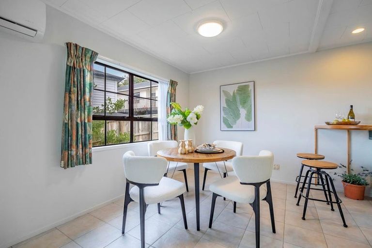Photo of property in 13 Santiago Crescent, Unsworth Heights, Auckland, 0632