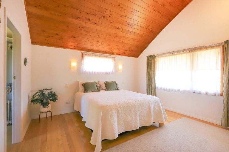 Photo of property in 68 Gillies Crescent, Waimarama, Havelock North, 4294