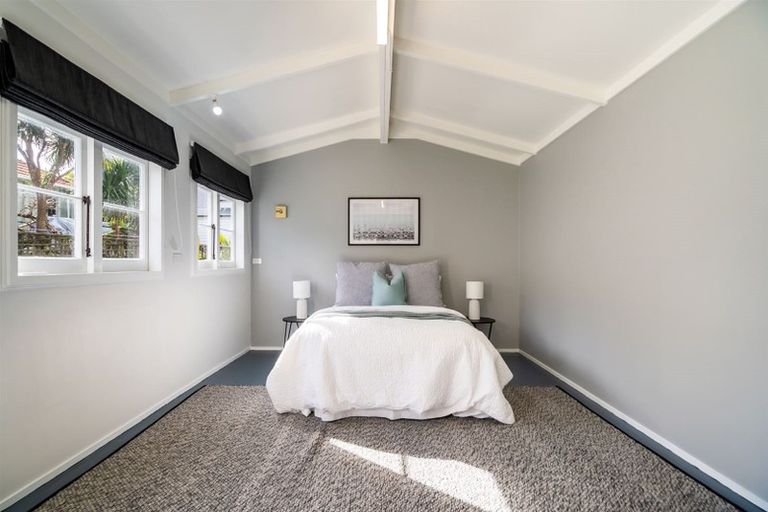 Photo of property in 65 Old Lake Road, Narrow Neck, Auckland, 0624