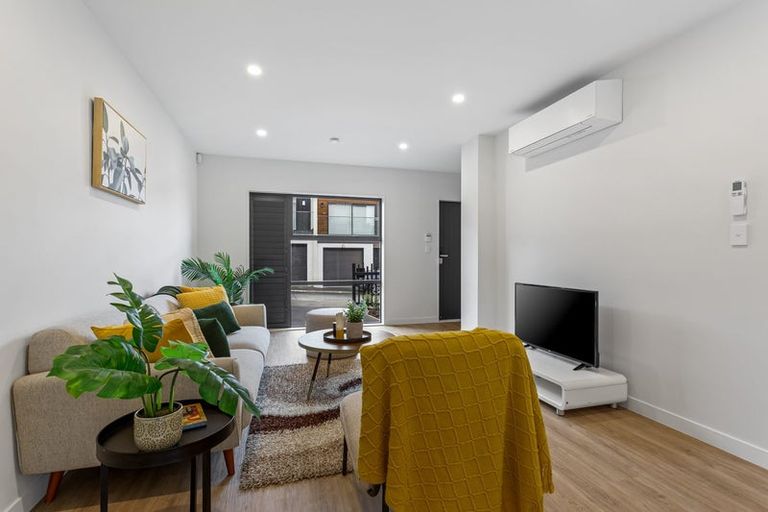 Photo of property in 6 Milenio Crescent, Windsor Park, 0632