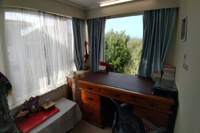Photo of property in 1/22 Knights Road, Rothesay Bay, Auckland, 0630