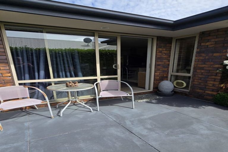 Photo of property in 15a Seadown Crescent, Amberley, 7410