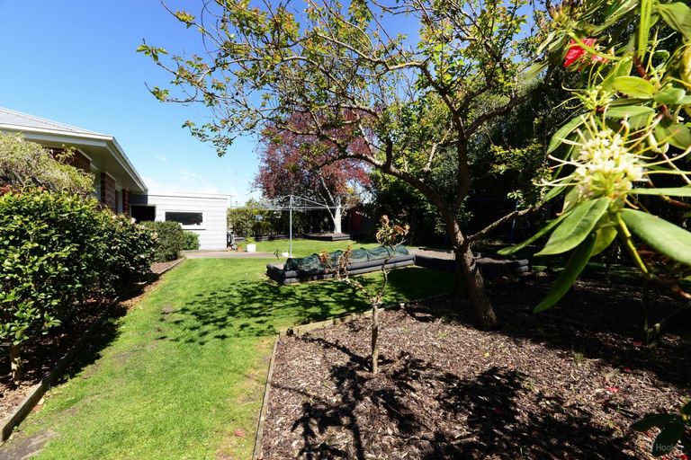 Photo of property in 15 Oxford Street, Waimate, 7924