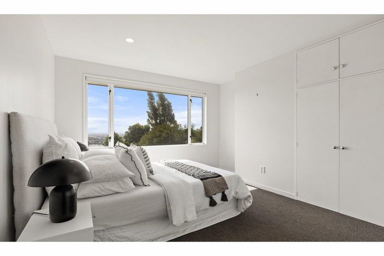 Photo of property in 118 Dyers Pass Road, Cashmere, Christchurch, 8022