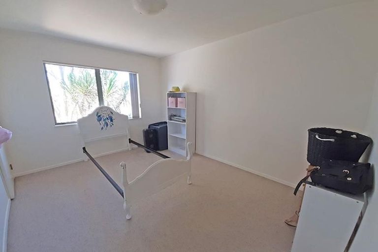 Photo of property in 15 Orchard Road, Browns Bay, Auckland, 0630