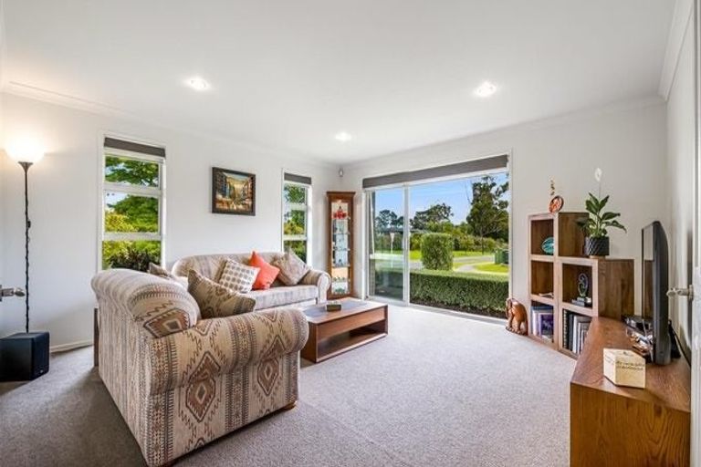 Photo of property in 39 Ridgedale Road, Silverdale, 0932