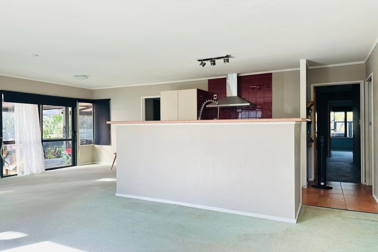 Photo of property in 78 Harmel Road, Glendene, Auckland, 0602