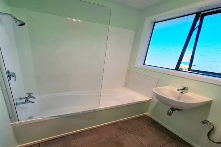 Photo of property in 26 Pikarere Street, Titahi Bay, Porirua, 5022