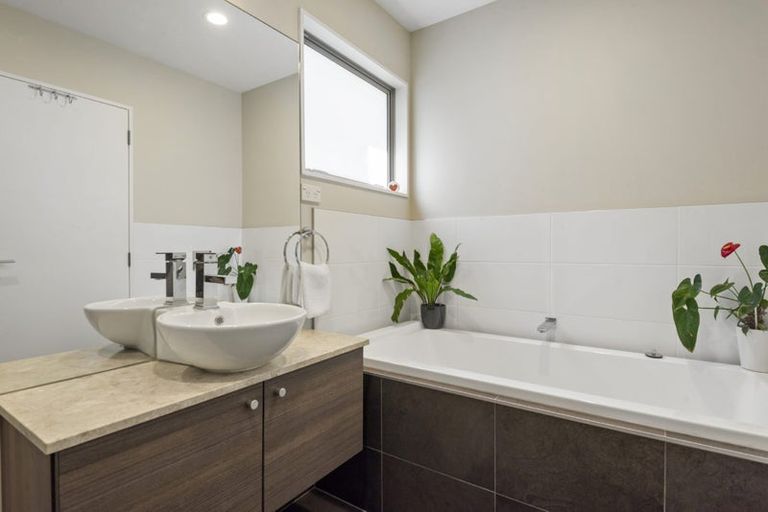 Photo of property in Wilk Heights, 2/8 Wilk Lane, Browns Bay, Auckland, 0630