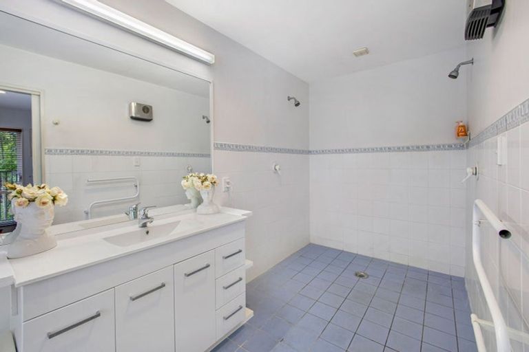 Photo of property in 1/17 Kotare Street, Fendalton, Christchurch, 8041