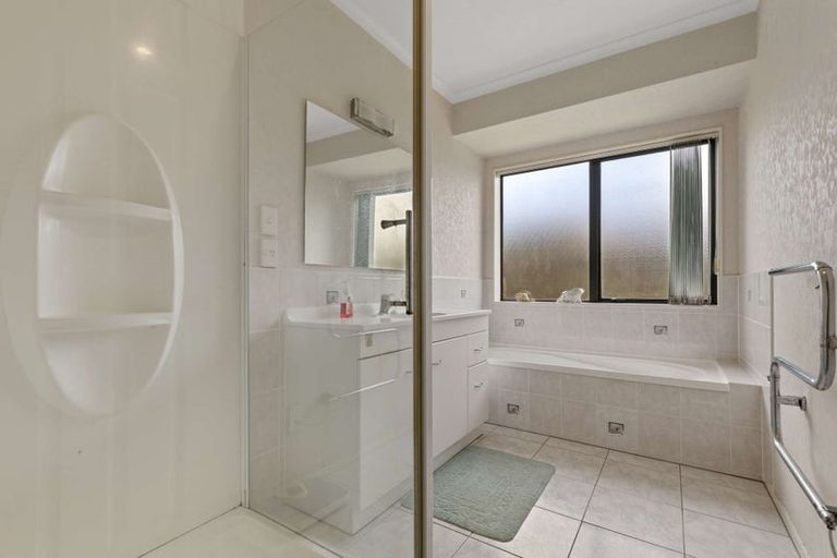 Photo of property in 9 Duggan Drive, Owhata, Rotorua, 3010