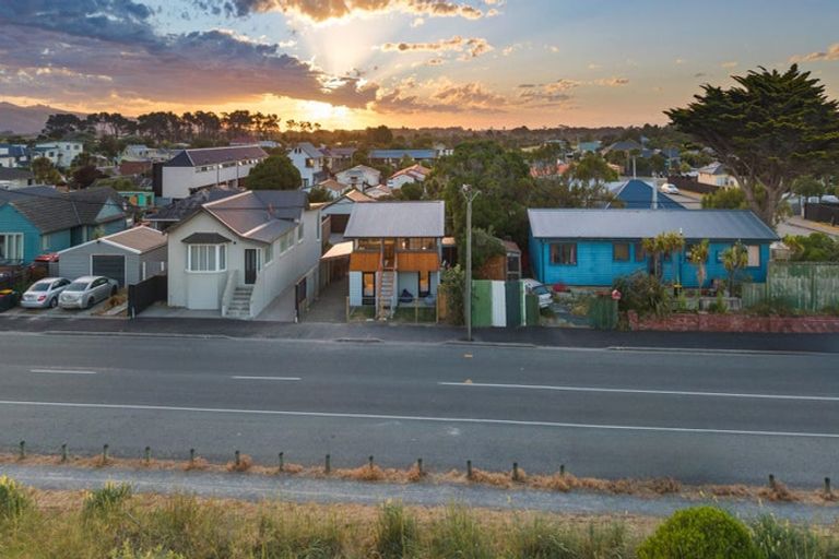 Photo of property in 278 Marine Parade, New Brighton, Christchurch, 8061