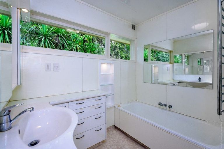 Photo of property in 24 Thorrington Road, Cashmere, Christchurch, 8022