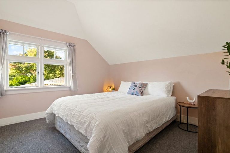 Photo of property in 70 Easther Crescent, Kew, Dunedin, 9012