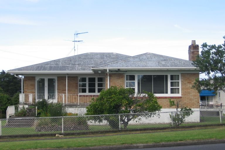 Photo of property in 168 Titirangi Road, New Lynn, Auckland, 0600