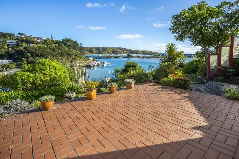 Photo of property in 53a Bayview Road, Paremata, Porirua, 5024