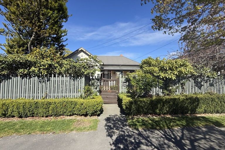 Photo of property in 14 Weston Road, St Albans, Christchurch, 8052