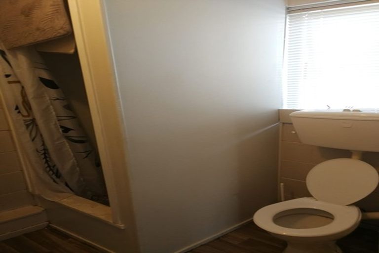 Photo of property in 2/60 Clayburn Road, Glen Eden, Auckland, 0602