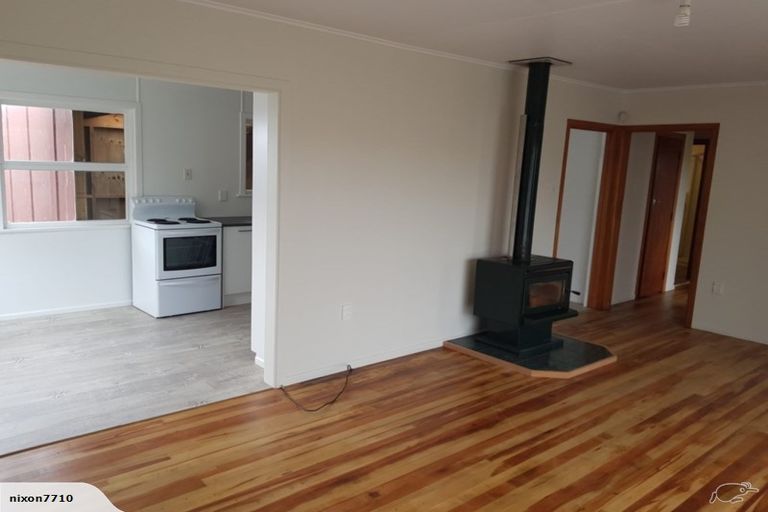 Photo of property in 24 Peters Avenue, Cloverlea, Palmerston North, 4412