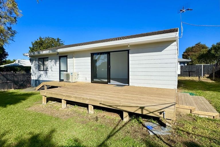 Photo of property in 1/22 Barneys Farm Road, Clendon Park, Auckland, 2103