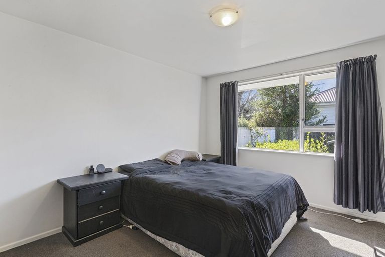 Photo of property in 2/64 Crofton Road, Harewood, Christchurch, 8051