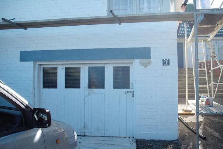 Photo of property in 1/12 Waiohua Road, Greenlane, Auckland, 1061