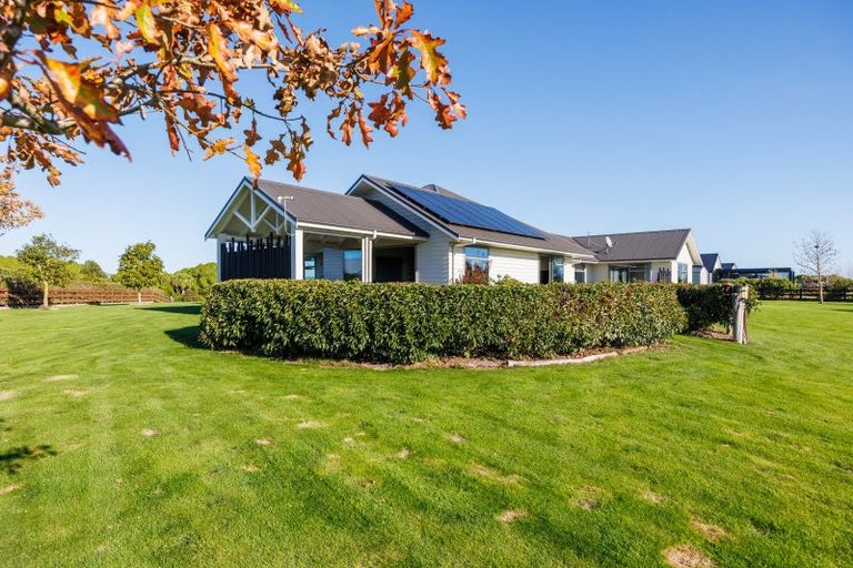 Photo of property in 20 Loveston Lane, Kelvin Grove, Palmerston North, 4470