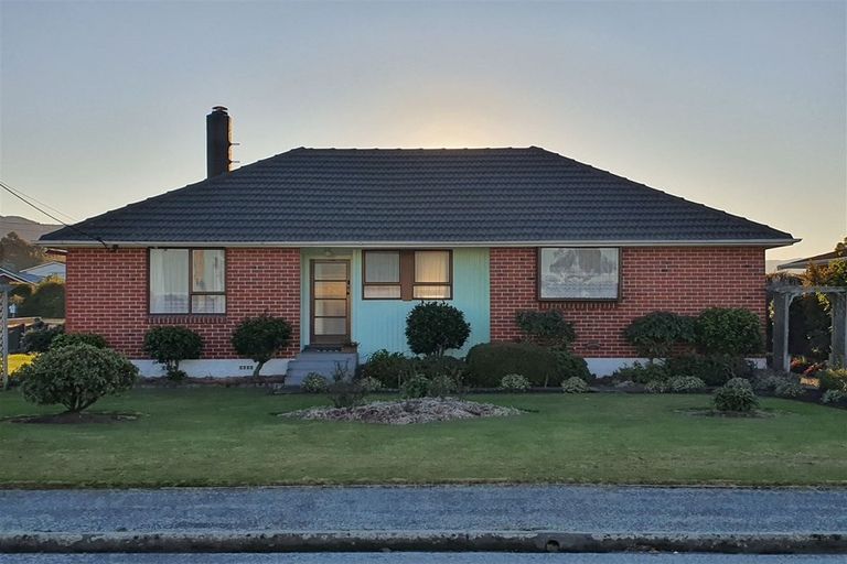 Photo of property in 44 Opie Street, Waimate, 7924