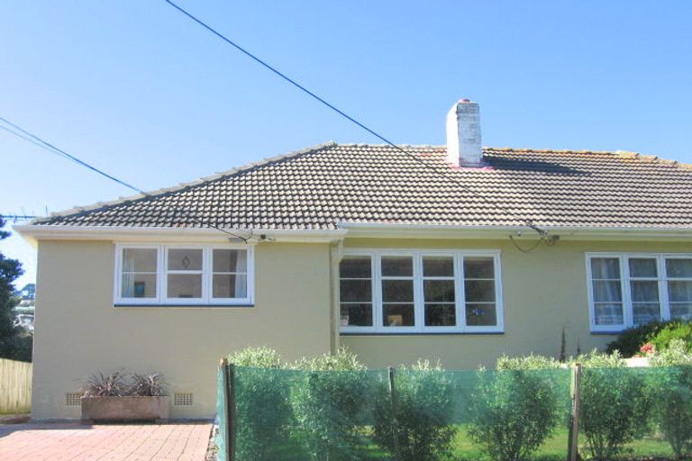 Photo of property in 73 Monorgan Road, Strathmore Park, Wellington, 6022