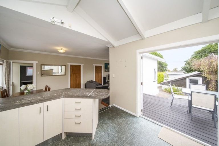 Photo of property in 7 Selwyn Street, Lower Vogeltown, New Plymouth, 4310
