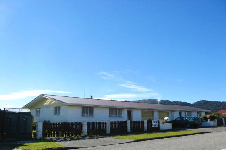 Photo of property in 3b Felix Campbell Street, Greymouth, 7805