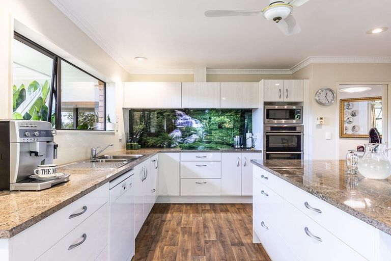 Photo of property in 270 Te Moana Road, Waikanae, 5036