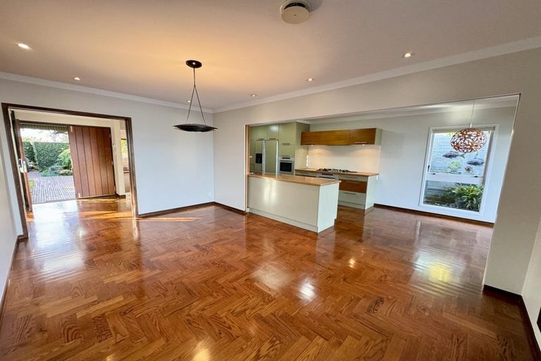 Photo of property in 10 Marine Terrace, Bayswater, Auckland, 0622