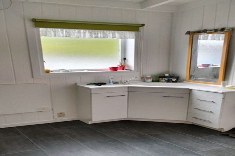 Photo of property in 38 Larchmont Grove, Totara Park, Upper Hutt, 5018