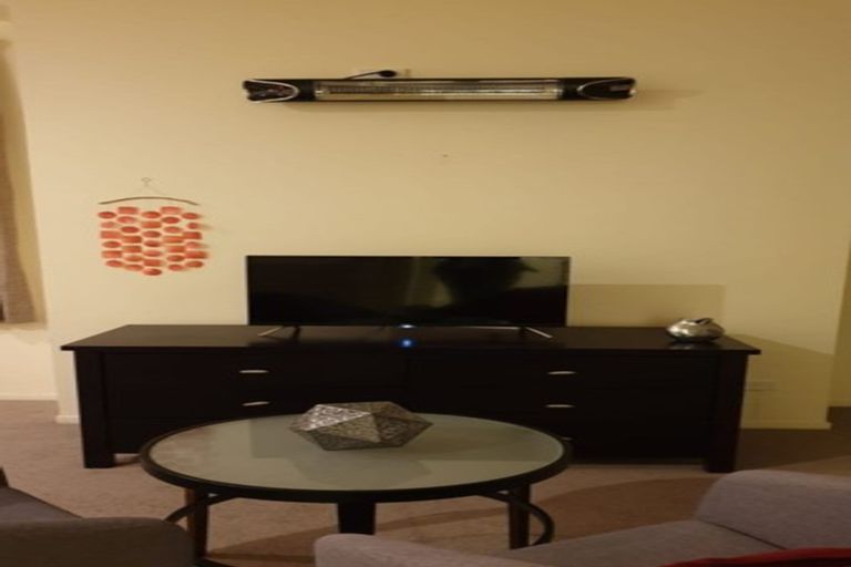 Photo of property in 22 Kuripaka Crescent, The Gardens, Auckland, 2105